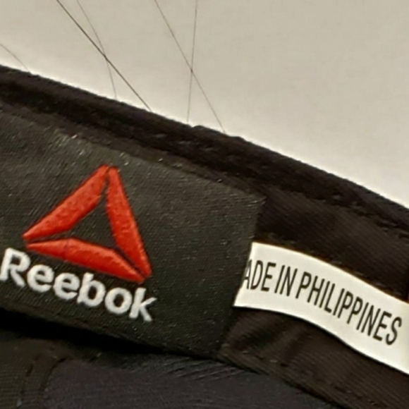 UFC Reebok SnapBack in black with white embroidery - Picture 4 of 6